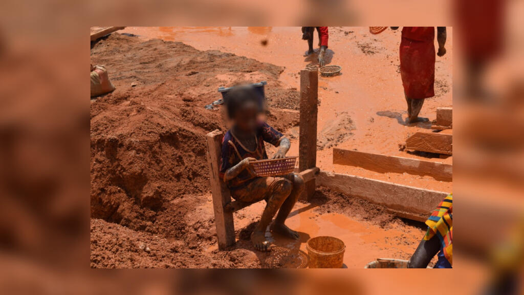 In pictures: Children working in Cameroon gold mines despite ban